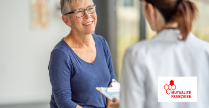 Check Up Santé chez le médecin pour une personne âgée