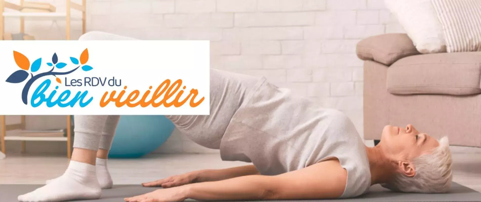femme senior en train de faire du pilates