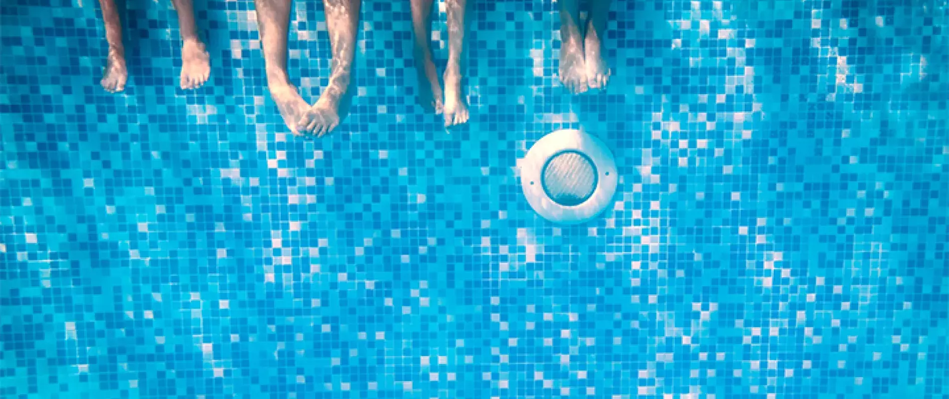 Piscine, attention aux bactéries