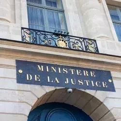 façade du ministère de la justice de Paris