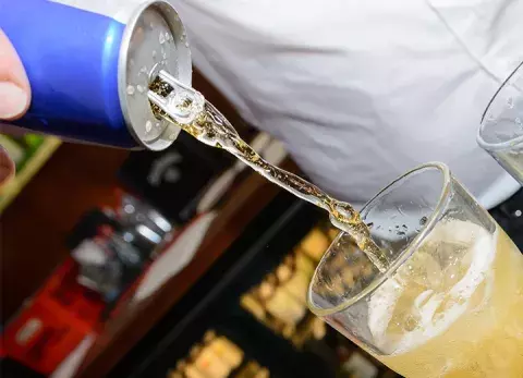 les dangers du mélange alcool et boissons énergisantes