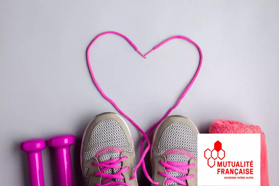 chaussure et équipement de sport + coeur en lacet