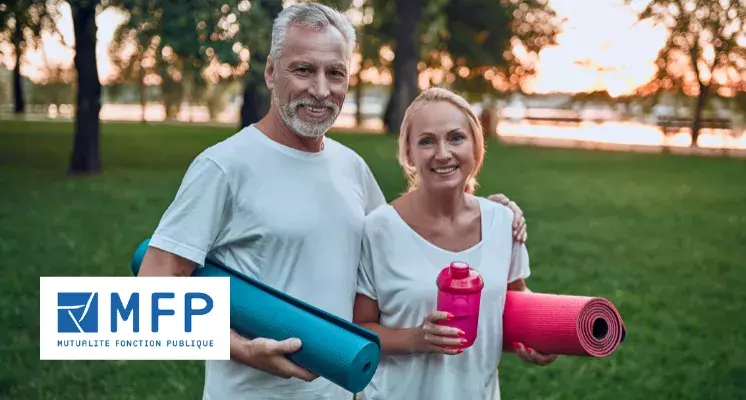 couple seniors sport heureux